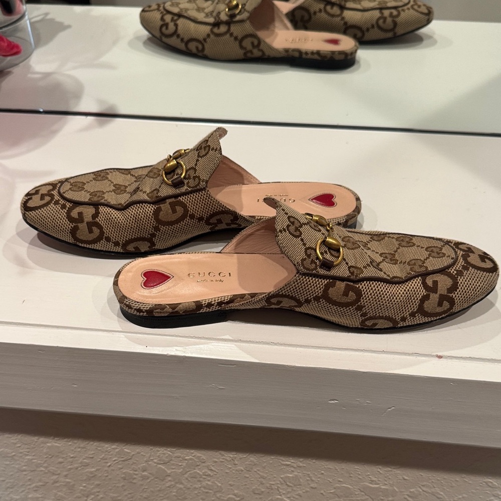 Authentic Gucci Brown GG Canvas Mules with Gold Hardware - Picture 3 of 9